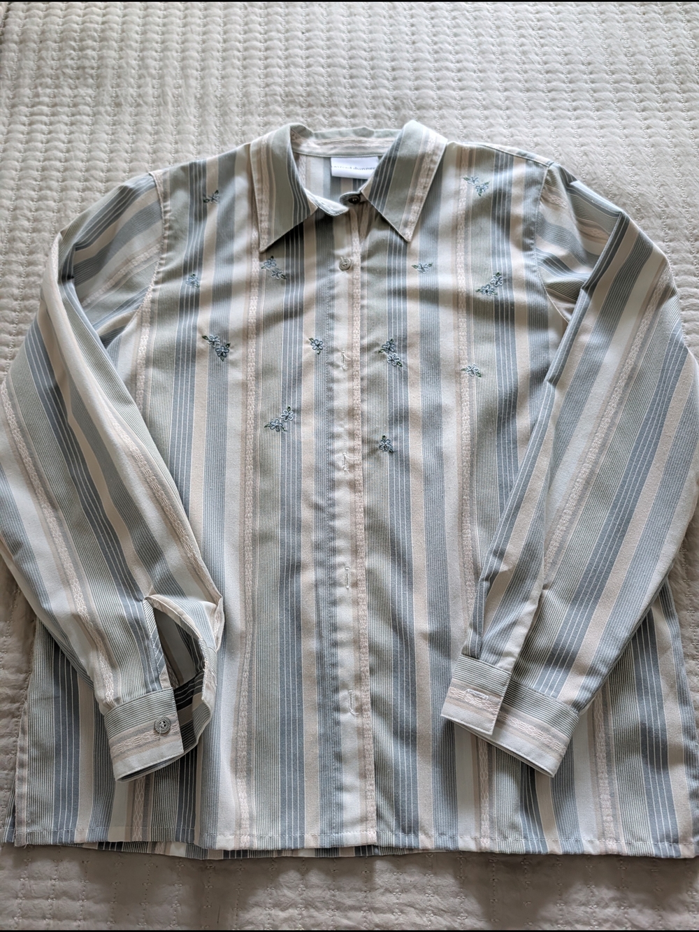 Vintage Alfred Dunner Women's Button-Up W/Shoulder Pads And Embroidered Flowers